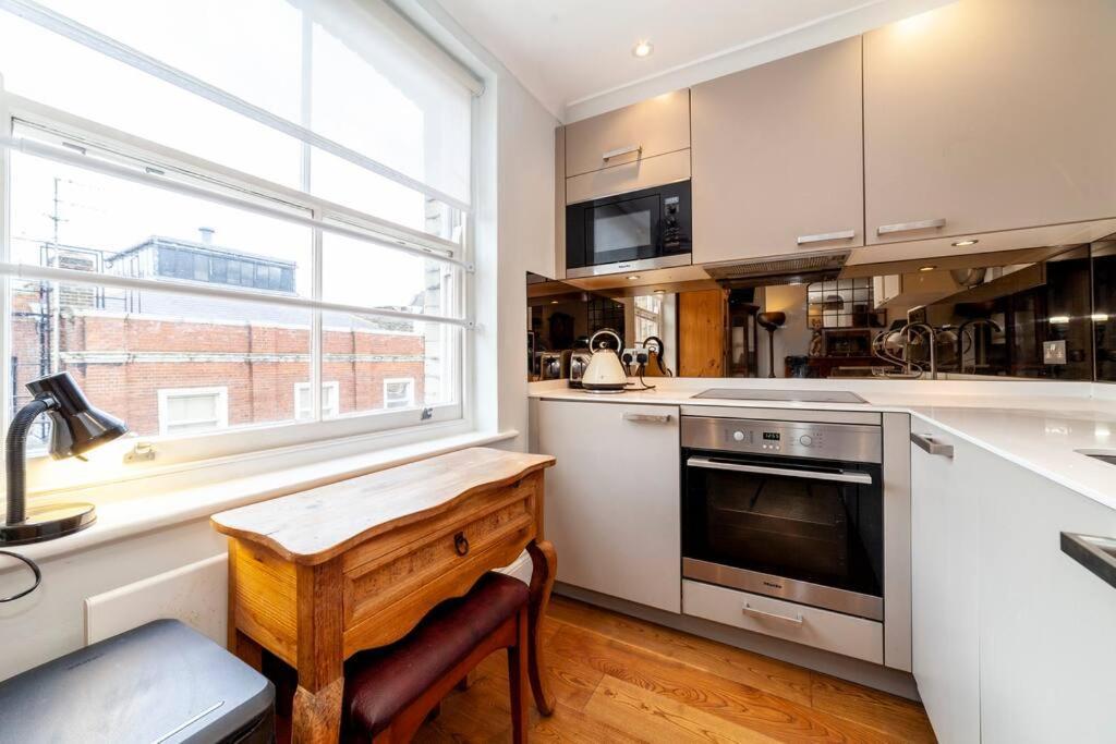 Outstanding Antique 1Br Flat In Soho Apartamento Londres Exterior foto