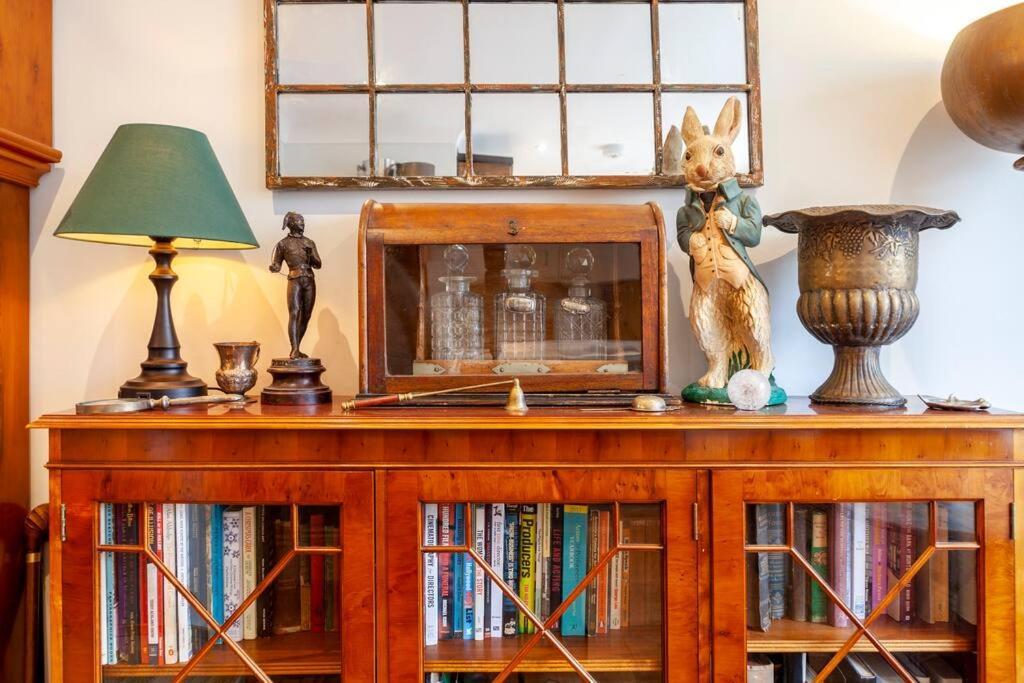 Outstanding Antique 1Br Flat In Soho Apartamento Londres Exterior foto