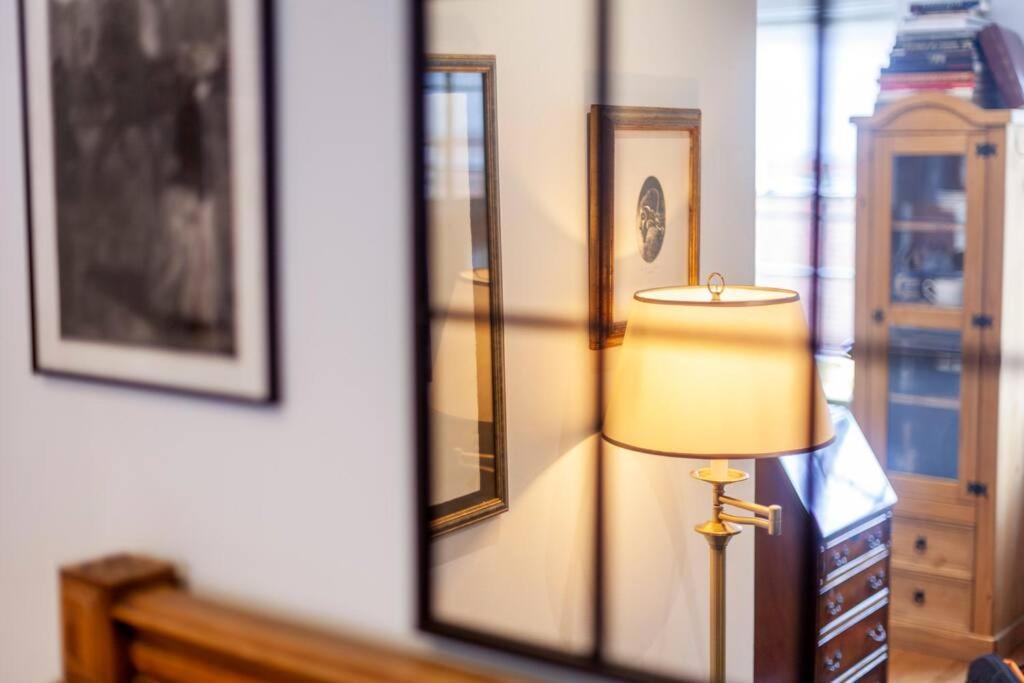 Outstanding Antique 1Br Flat In Soho Apartamento Londres Exterior foto