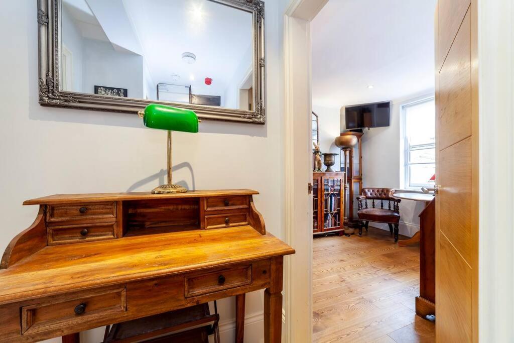 Outstanding Antique 1Br Flat In Soho Apartamento Londres Exterior foto