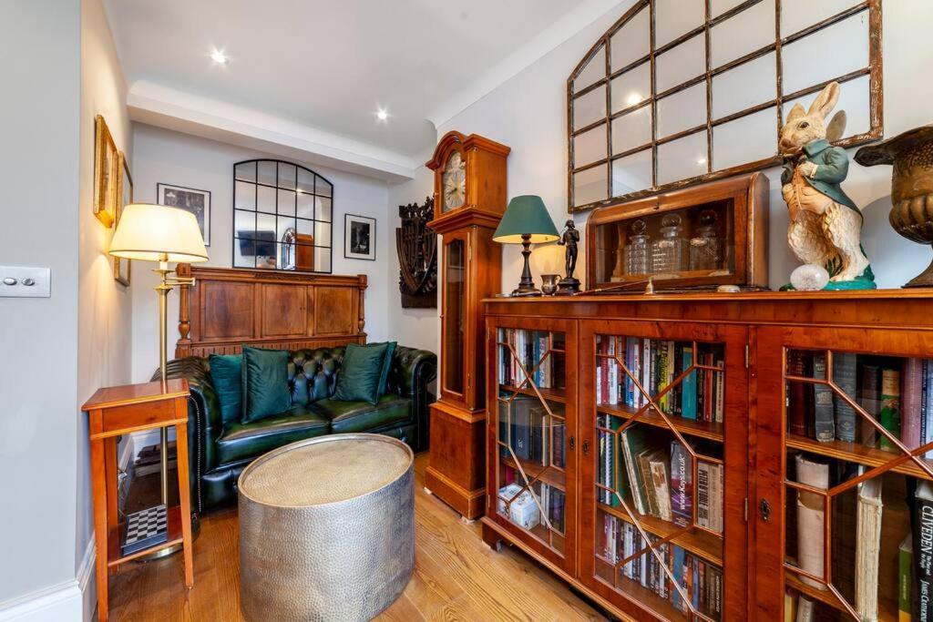Outstanding Antique 1Br Flat In Soho Apartamento Londres Exterior foto