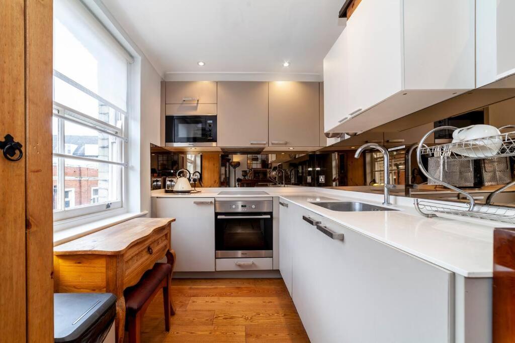 Outstanding Antique 1Br Flat In Soho Apartamento Londres Exterior foto