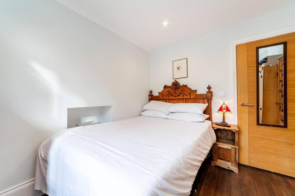 Outstanding Antique 1Br Flat In Soho Apartamento Londres Exterior foto