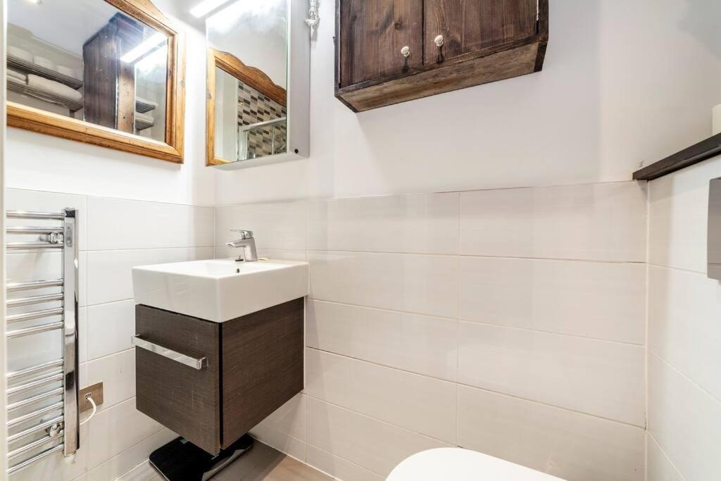 Outstanding Antique 1Br Flat In Soho Apartamento Londres Exterior foto