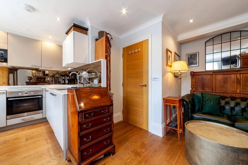 Outstanding Antique 1Br Flat In Soho Apartamento Londres Exterior foto